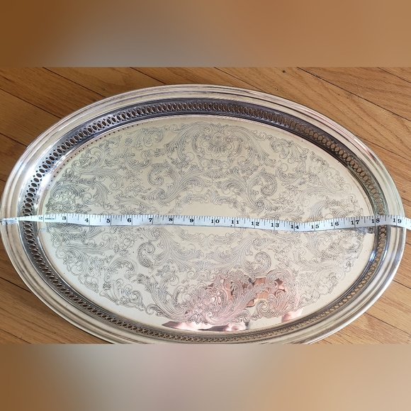 Vintage Kent silversmiths oval serving tray - Picture 5 of 16
